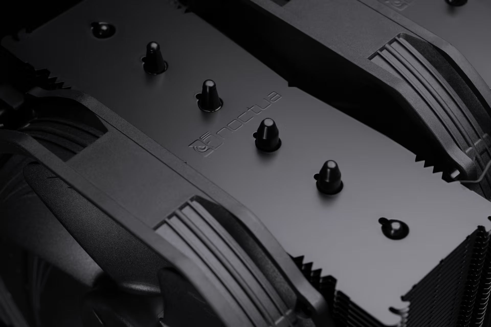Noctua NH-D15 chromax.black Dual Tower 140mm CPU Air Cooler